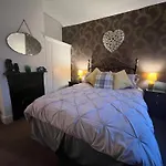 Qs54 Large 5 Bedroom Terrace House Ferienhaus